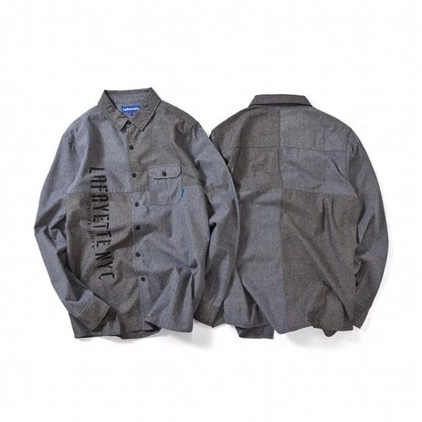 2/9(sat)発売！ ・ Lafayette 2019 Spring/Summer Collection Delivery.2 ・ LFT19SS024　 4 PANEL CHAMBRAY SHIRT ・ PRICE : 14,000yen+tax ・ COL：INDIGO ・ 色味の違うブラックとブルーのシャンブレー生地を組み合わせた4パネルパターンが特徴のシャンブレーシャツ。スッキリとした細めなシルエットで、前身頃と後ろ身頃の4分割パターンに袖とカフスの切り替えし、そしてボタンにはブラックの猫目ボタンを採用した独特な雰囲気を放つデザイン。シックな印象ながらもフロント右側に施した染み込みの大判プリントロゴが程よくカジュアルダウンさせ幅広いコーディネートを実現。特徴的なディティールを凝縮していて、一枚でも目を引くシャンブレーに仕上がっている。 ・