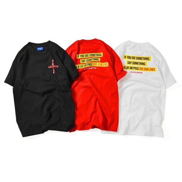 4/13(sat)発売! WARNING TEE ・ PRICE : 5,000yen＋tax COL : WHITE, BLACK, RED ・ ニューヨークの地下鉄車内や駅構内で度々目にする「IF YOU SEE SOMETHING, SAY SOMETHING.」（不審物を見たら通報を！）のワードをサンプリングした半袖Tシャツ。 バックにはインパクトのあるメッセージを背負わせ、フロント左胸部分には緊急を連想する十字マークで「Lafayette NEWYORK」を落とし込んだ一枚。 黄と赤の配色でアラートシグナルを全面に打ち出したデザインはシルクスクリーンで表現され、デザインソースもサンプリングもアメリカナイズされた至極の仕上がり。 ・