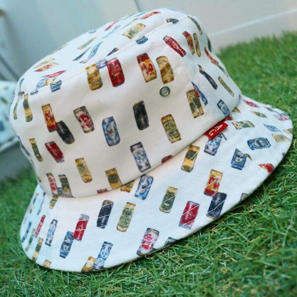 . 全面に缶ビールがプリントされたビール好きにはたまらないアイテム . ACAPULCO GOLD BUCKET HAT ¥4,000+tax .