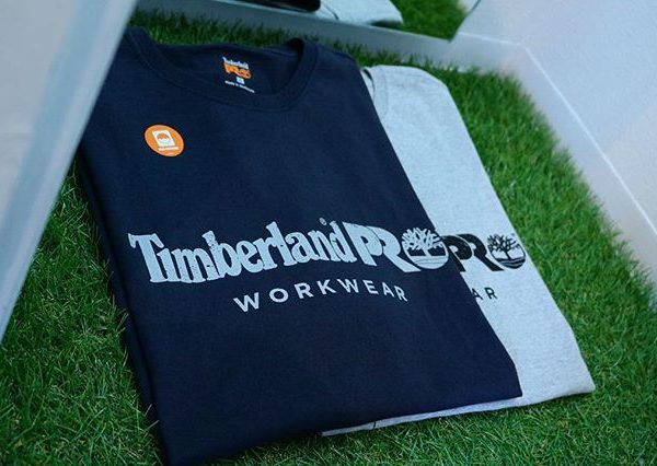 . 90’sよりヒップホップやサーフと言ったファッションカルチャーで支持されるようになったTimberlandからフロントにロゴがプリントされたシンプルな1着 . Timberland PRO CHEST LOGO SS T-SHIRT ¥5,000(+TAX) .