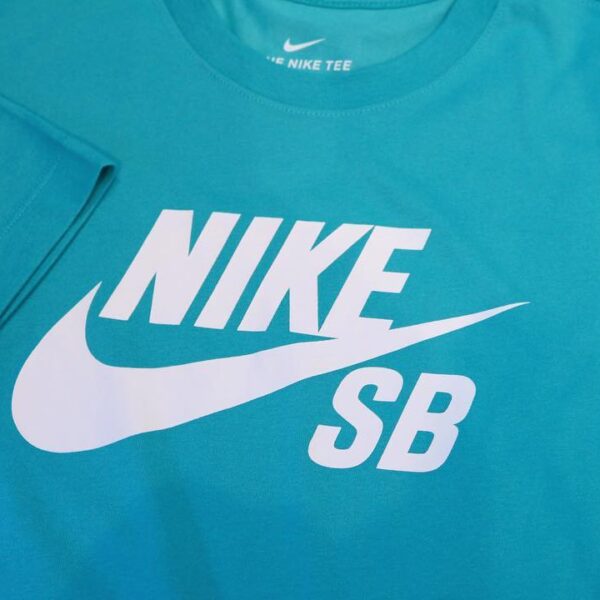 . NIKE SBよりこれからの季節に1枚は持っておきたい明るいカラーのTシャツ️ . NIKE JP SB DRI-FIT DFCT ロゴ Tシャツ ¥3,000+tax .