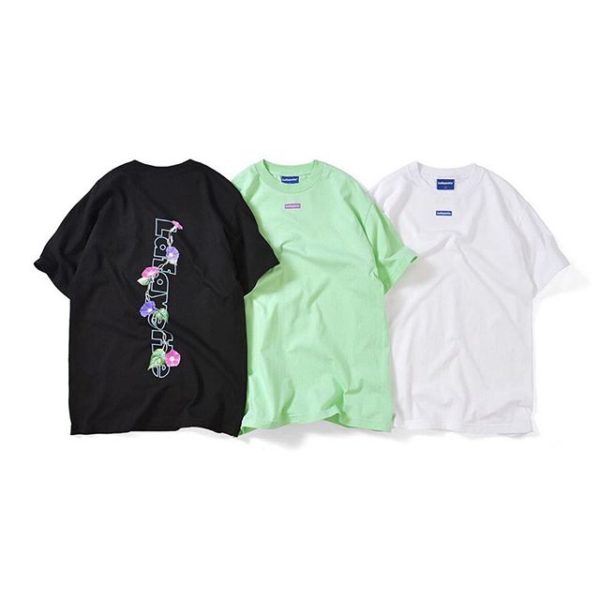 Lafayette 2019 SPRING/SUMMER COLLECTION Delivery 11 2019/6/1(sat) . LFT19SS075 OUTLINE HUGE LOGO TEE-MORNING GLORY- PRICE:5,000yen +tax カラー展開:WHITE(ホワイト),BLACK(ブラック),MINT(ミント) . 日本の夏の風物詩である MORNING GLORY(アサガオ)を人気のアウトラインロゴに巻き付けた夏らしい季節感溢れる一着。 フロントネックリブ近くにはスモールボックスロゴがプリントされたシンプルなデザインで、バックにアサガオが巻き付いたアウトラインロゴをプリント。 . PRIVILEGE TAKASAKI 〒370-0832 群馬県高崎市砂賀町97 五十嵐ビル 2F tel: 027-325-3315