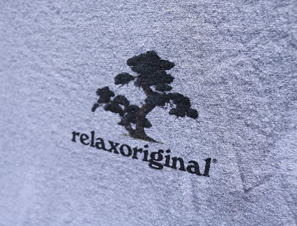 . 名古屋発のストリートブランド RELAX ORIGINALより日本のブランドらしいデザインのTシャツが入荷🏻 . RELAX ORIGINAL Bonsai Tee ¥5,000+tax .