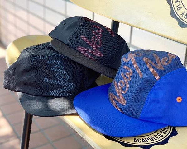 NEWYORK NEWYORKのロゴをトップに落とし込んだJET CAP︎ メッシュ素材も使用しており夏にマストなアイテム️😎 . NEWYORK NEWYORK NYNY TOP PRINT MESH CAP ¥5,500+tax .