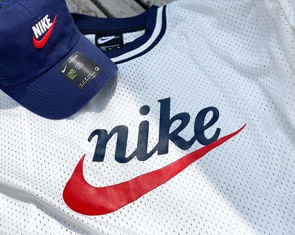 NIKEから新作入荷️ コチラ夏にもってこいのメッシュシャツ😎 キャップとバチバチに合わせてみてください . NIKE FUTURA WASHED CAP ¥2,500+tax . NIKE S/S MESH GX ¥4,500 .