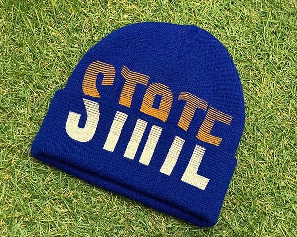 STATE NYCよりBEANIEが入荷️ 上下で別れたブランドロゴの配色が目を引きます . STATE NYC MYRTLE BEANIE ¥5,000 .