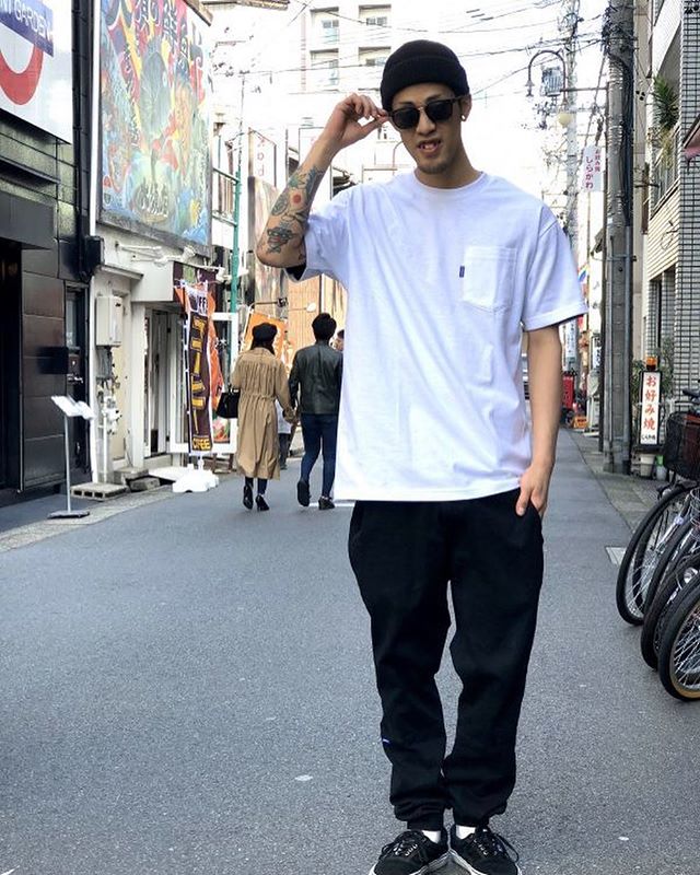 Style Sample Vol 42 Model モデル身長 185cm Tee Lafayette Highest Pocket Tee Pants Lafayette Stretch Jogger Pants Privilege Official Site プリビレッジ 公式ブランドサイト
