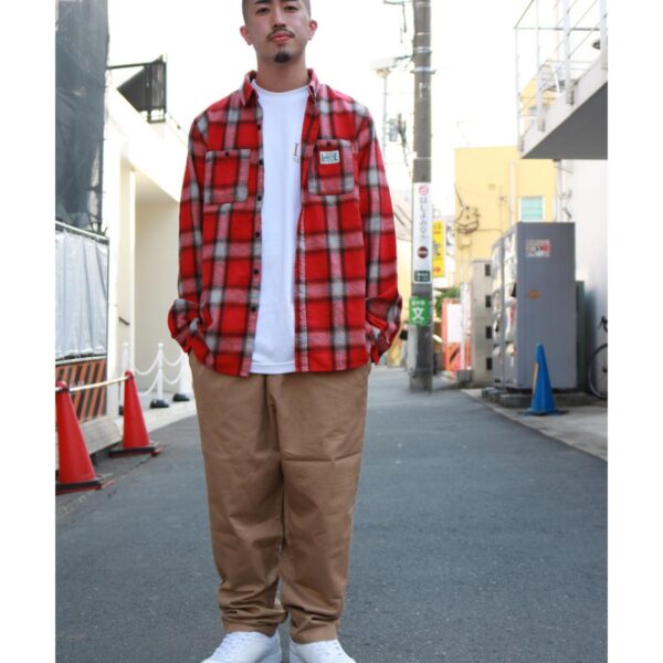 . 〜STYLE SAMPLE〜 Model:  (173cm) [Tops]  WORKES OMBRE FLANNEL SHIRT (XLサイズ着用) [Pants]  RELAXED FIT CHEF PANTS (Lサイズ着用)